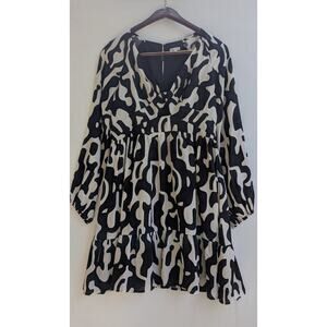 womens short dresses black and white Size Large..